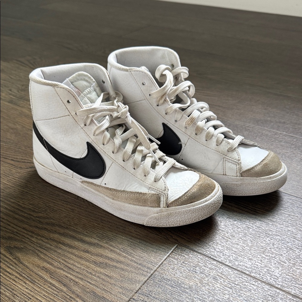 Nike Blazer Mid ‘77 kids size 6